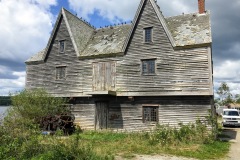 Somewhere near Lunenberg - an old farm building.